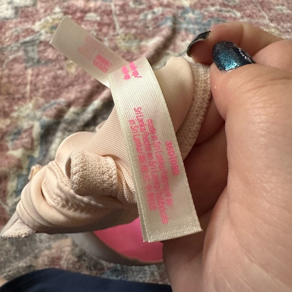 VS PINK Women’s Push-Up Bra - Picture 3 of 3